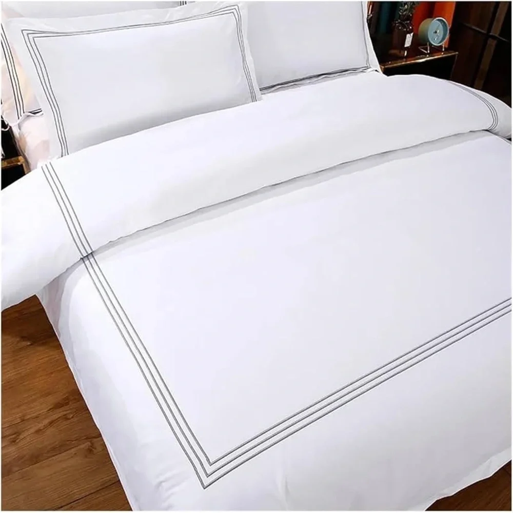 POTTERY BARN KING SIZE GRAND ORGANIC PERCALE DUVET COVER AND SHAMS, WHITE/SILVER